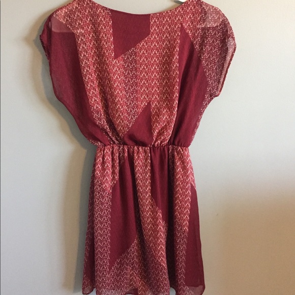 Red dress - Picture 3 of 3